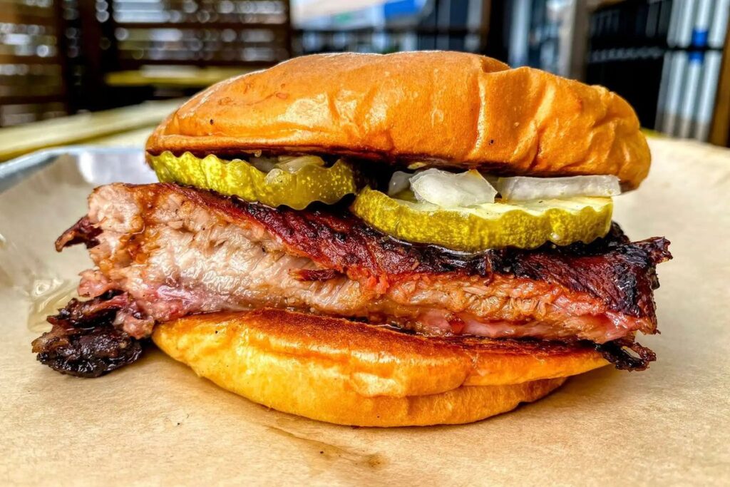 オースティン・バーベキュー・レストラン「Slab BBQ」が、シーダーパークの店舗を閉鎖 Nihon US News